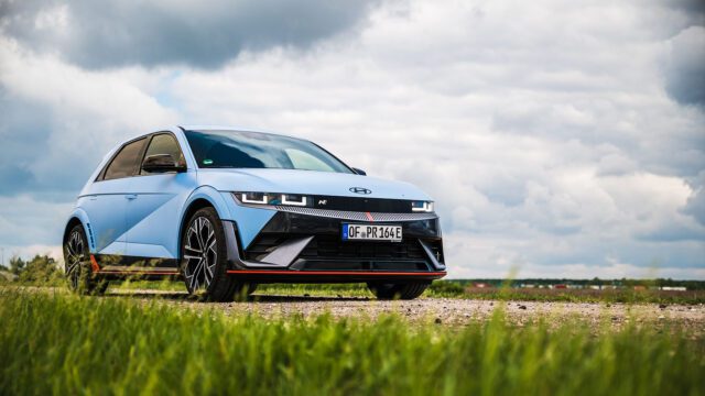 Спортен елекрически автомобил